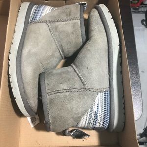 Grey Classic mini Ugg’s